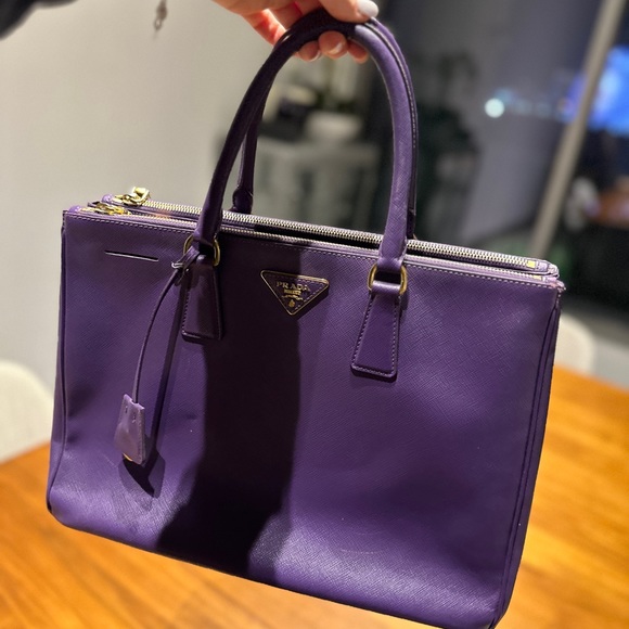 Prada bag! Authentic comes with papers! - Picture 2 of 11